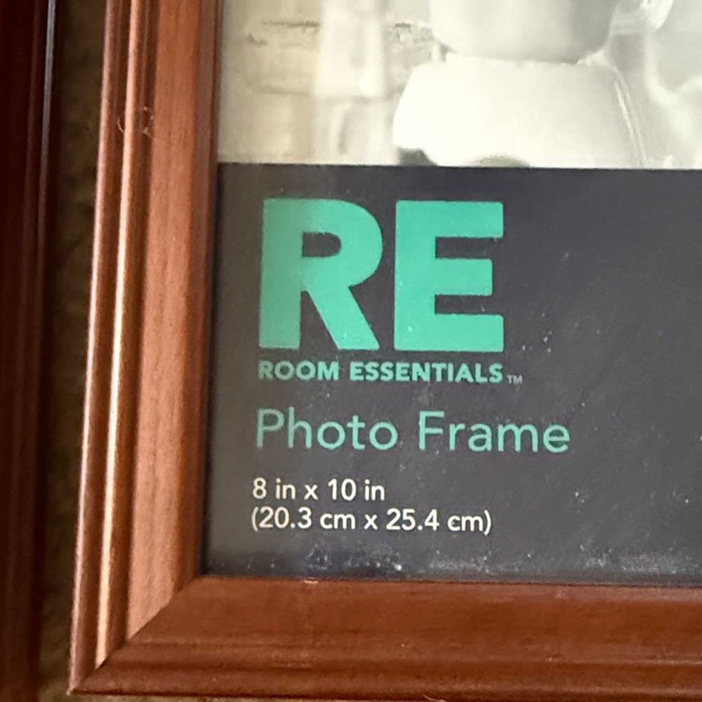 Classic Brown Photo Frame Set - Picture 3 of 3
